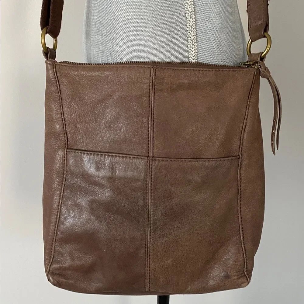 The Sak Lucia Crossbody Leather Bag Zipper & Fridge Accent